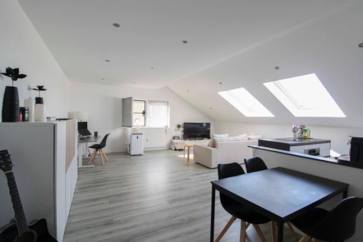 Wohnzimmer DG rechts