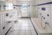 Badezimmer EG