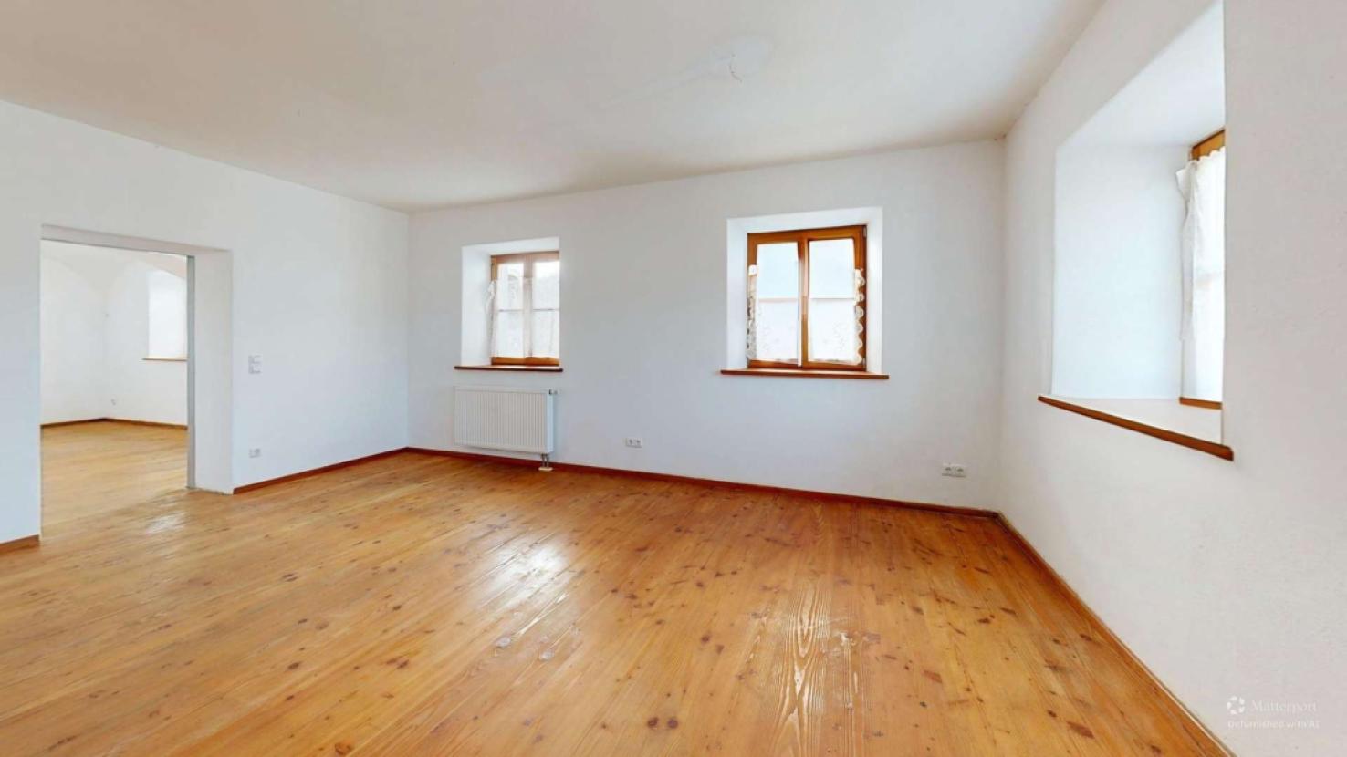 Living-Room-Defurnished (1)