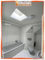 Bad mit Wanne und Oberlicht