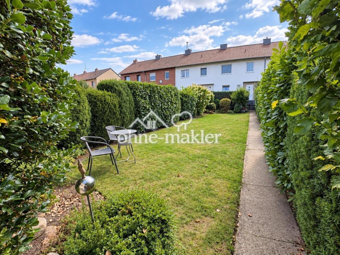 Blick durch den Garten
