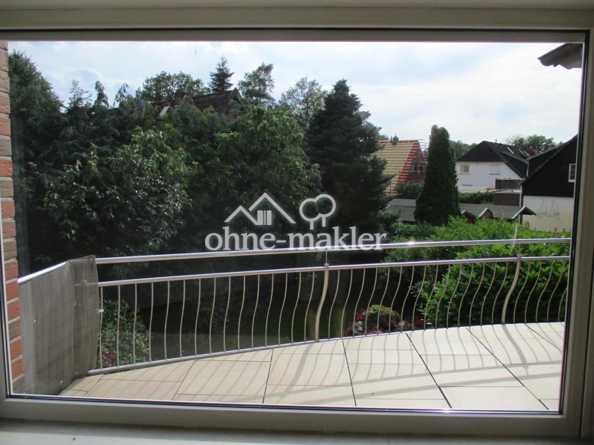 Fensterblick zum Balkon