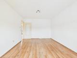 Schlafzimmer 2 Wand zu Küche