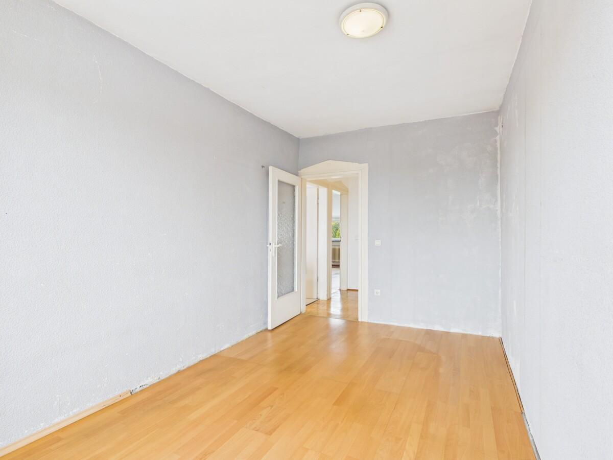 Schlafzimmer 1 Tür