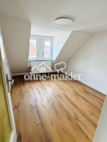 Zimmer m. Einbauschränken 2.OG