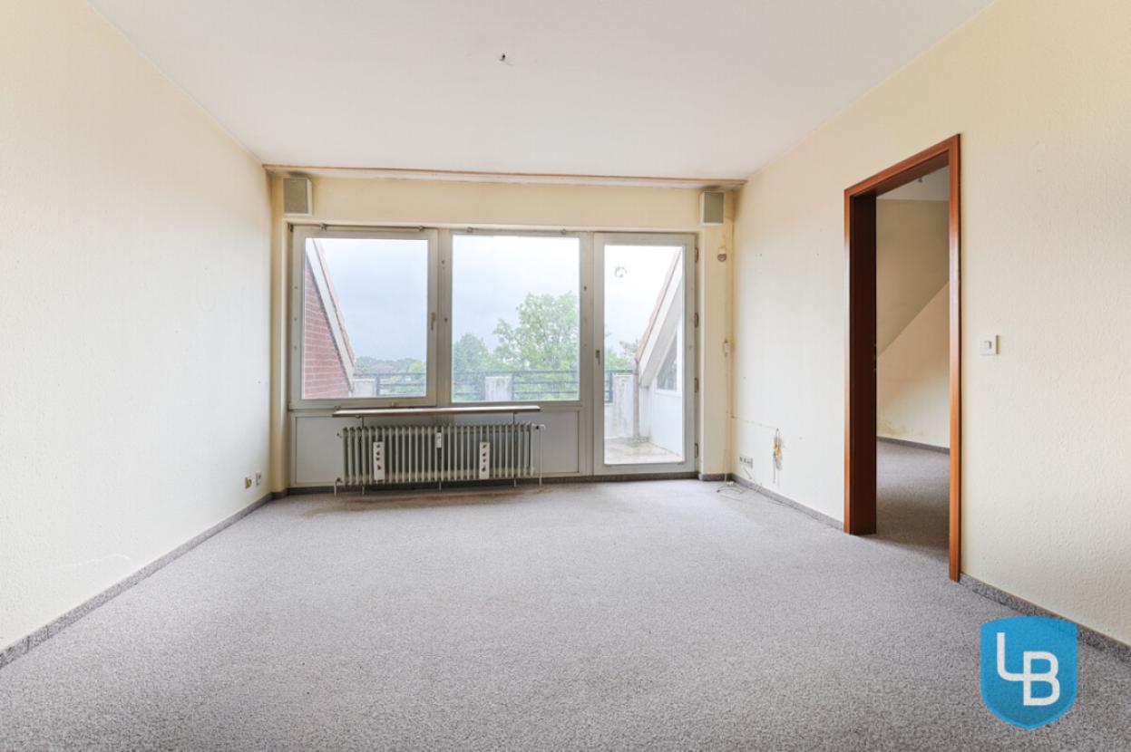 ... mit Zugang zum/zur Balkon/Loggia ... 