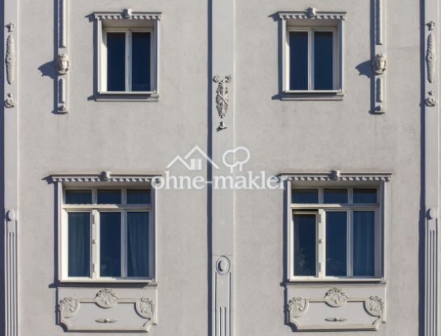 Wärmedämm-Fassade mit Stuck