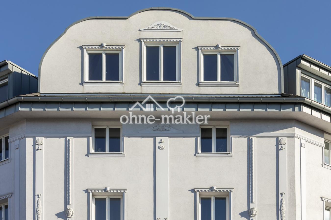 Wärmedämm-Fassade mit Stuck