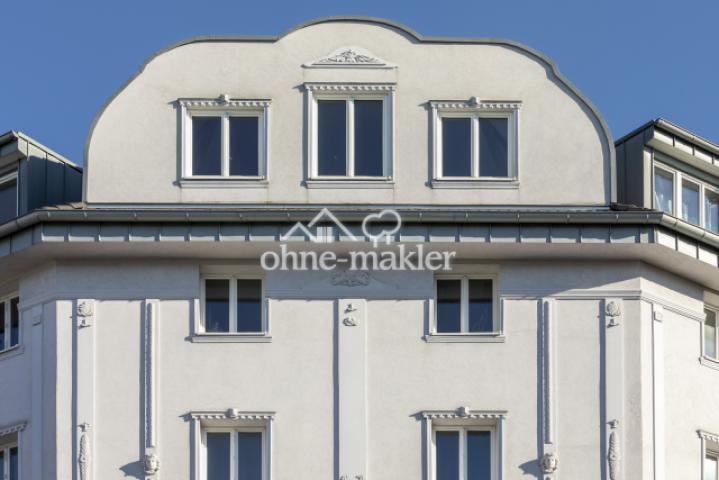 Wärmedämm-Fassade mit Stuck