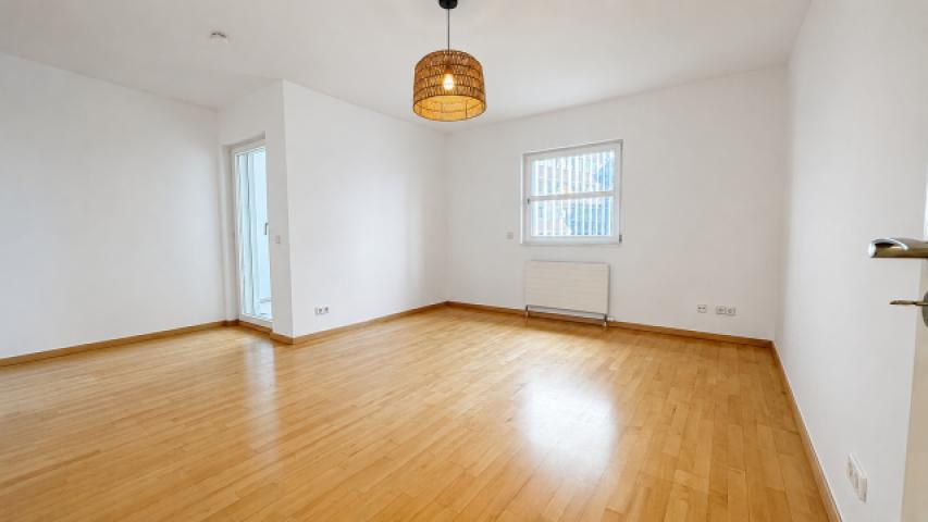 Schlafzimmer 1/3