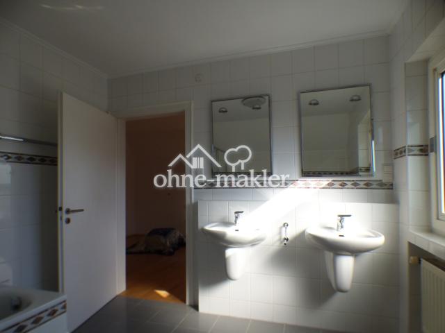 Elternbadezimmer