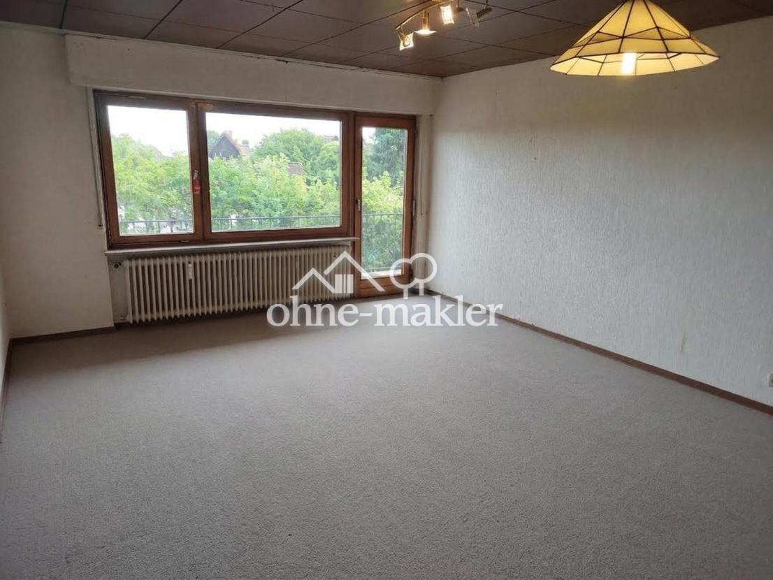 Geräumiges Wohnzimmer