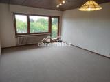 Geräumiges Wohnzimmer