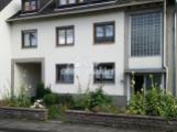 Frontansicht des Hauses