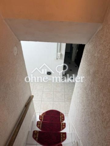 Blick von der Kellertreppe unt