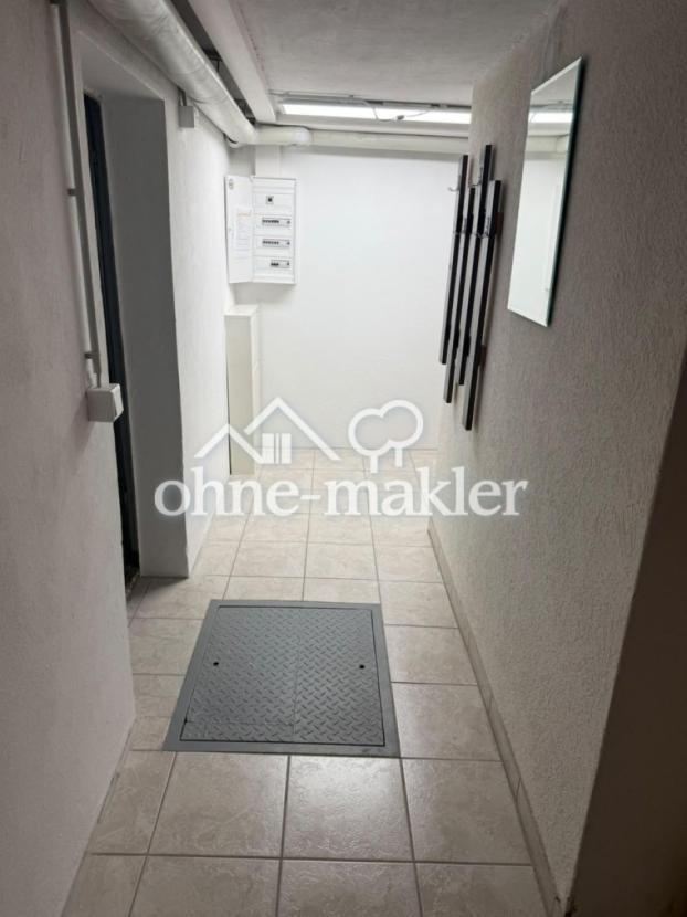 Gang im Keller