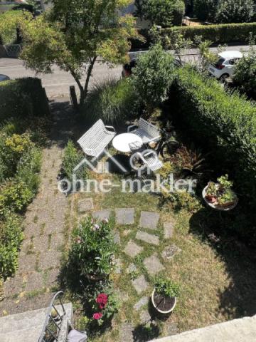 1. OG Blick in den Vorgarten