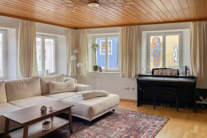 Wohnzimmer möbliert