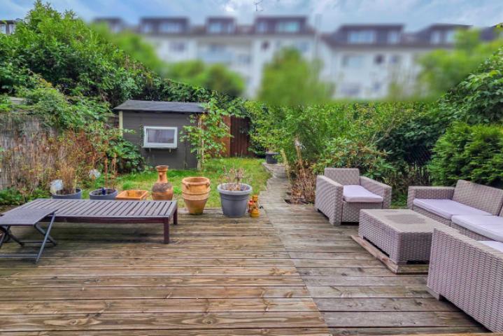 Terrasse mit Garten