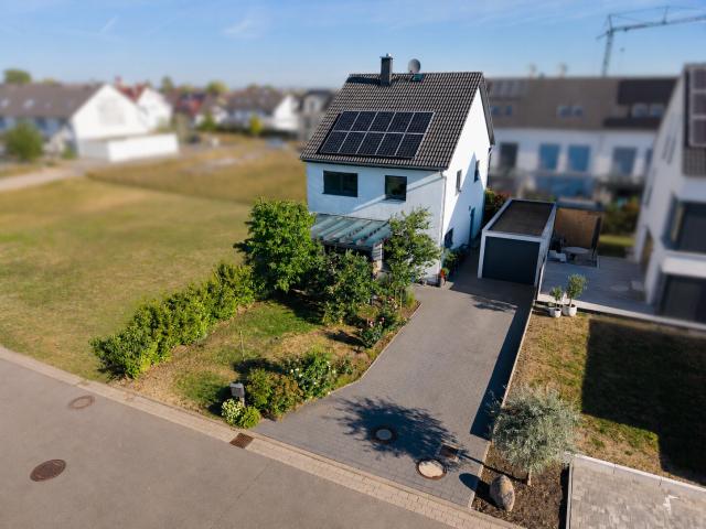 Drohnenansicht Haus mit Einzelgarage