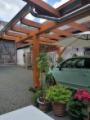 Carport und Hof