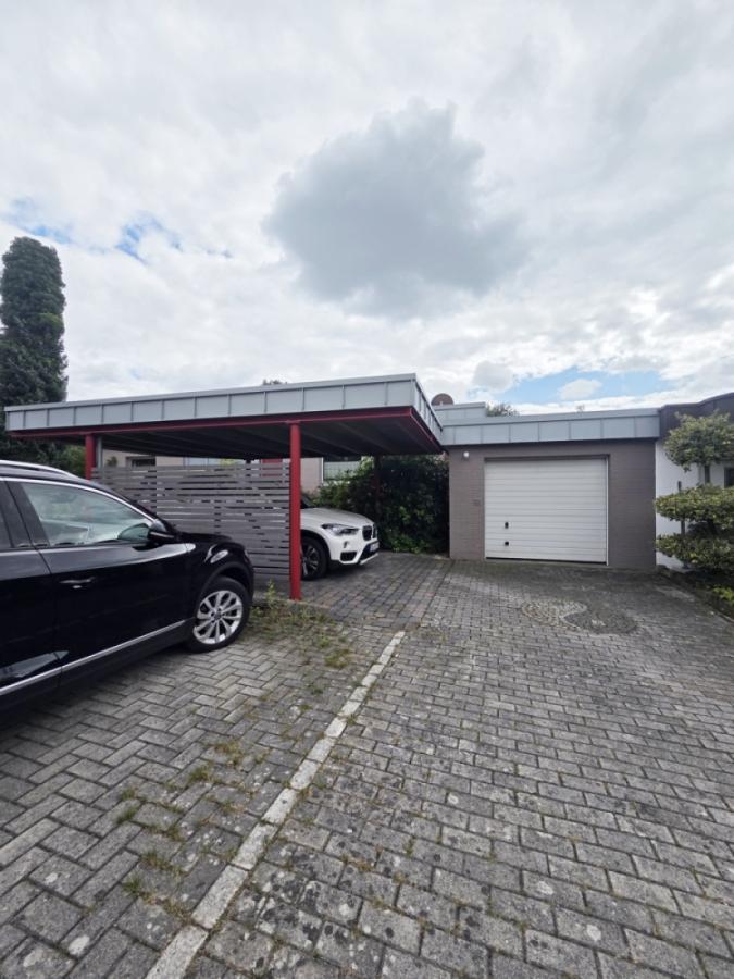 Garage, Carport + Stellplatz
