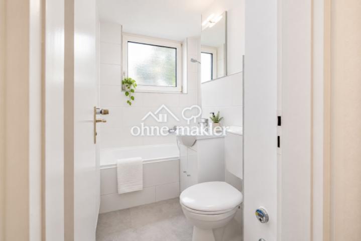 Badezimmer mit Badewanne