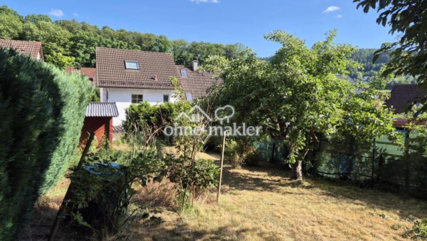 Garten in leichter Hanglage