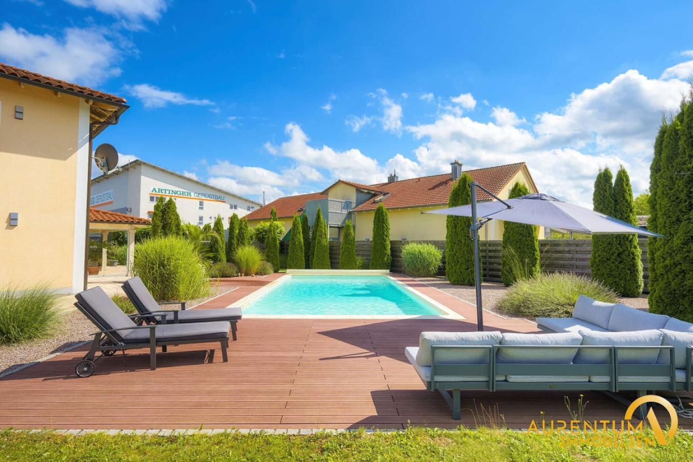 Garten mit Pool