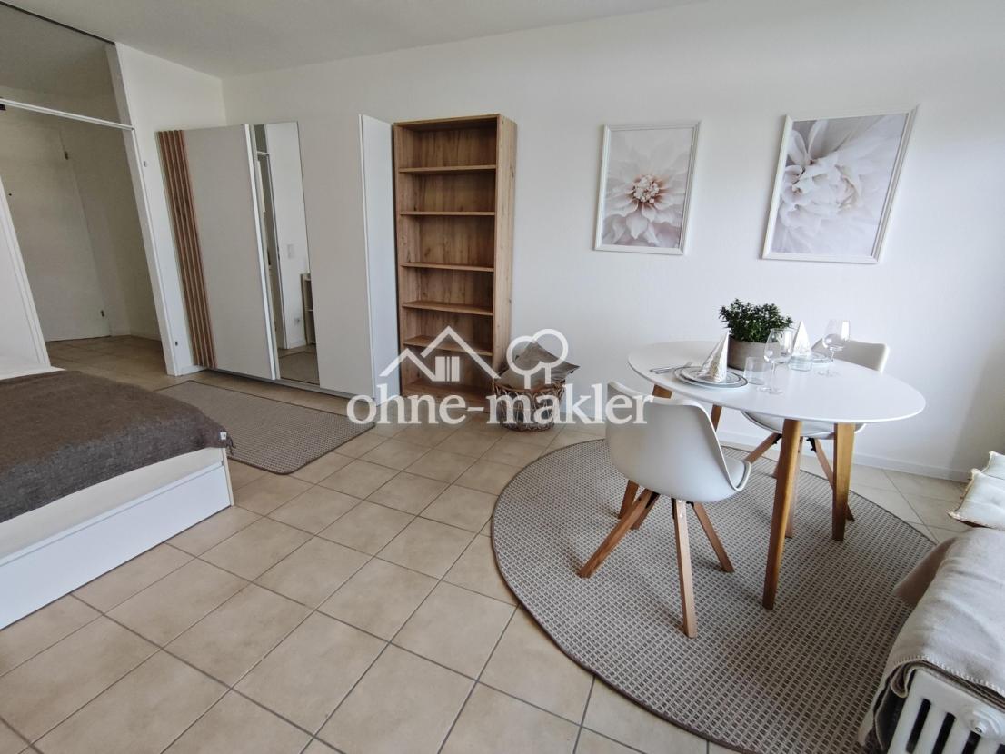 Schrank und Schlafgelegenheit