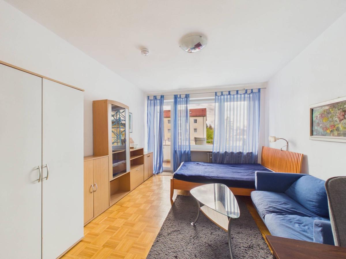CAM03647G0 PR0141 STILL006 thu