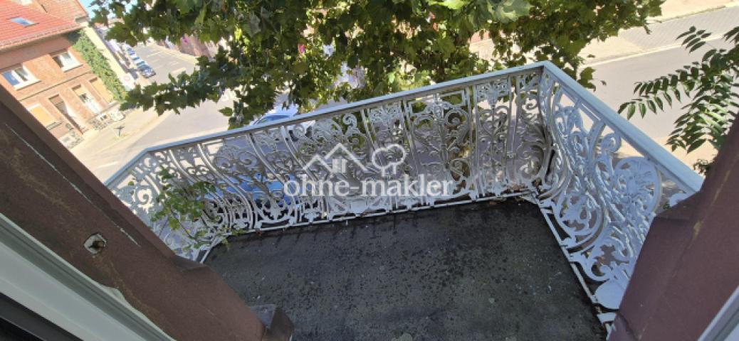 Balkon zur Hauptstraße