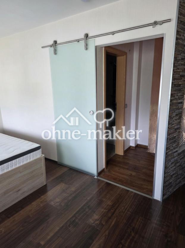 Schlafzimmer Flur zum Hauptbad
