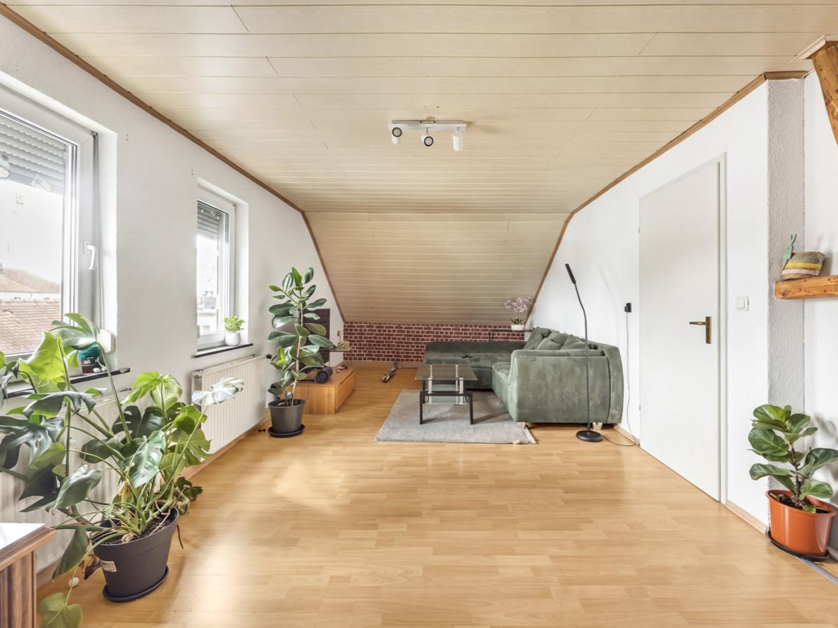 DG-Wohnung Wohnzimmer