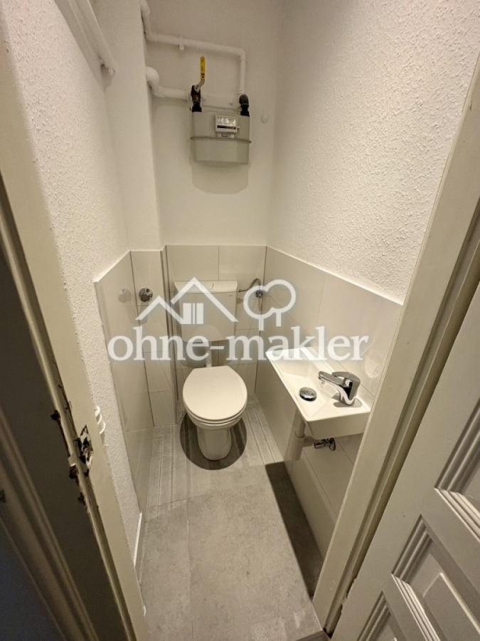 separates WC