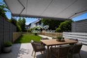 Terrasse möbliert & Garten