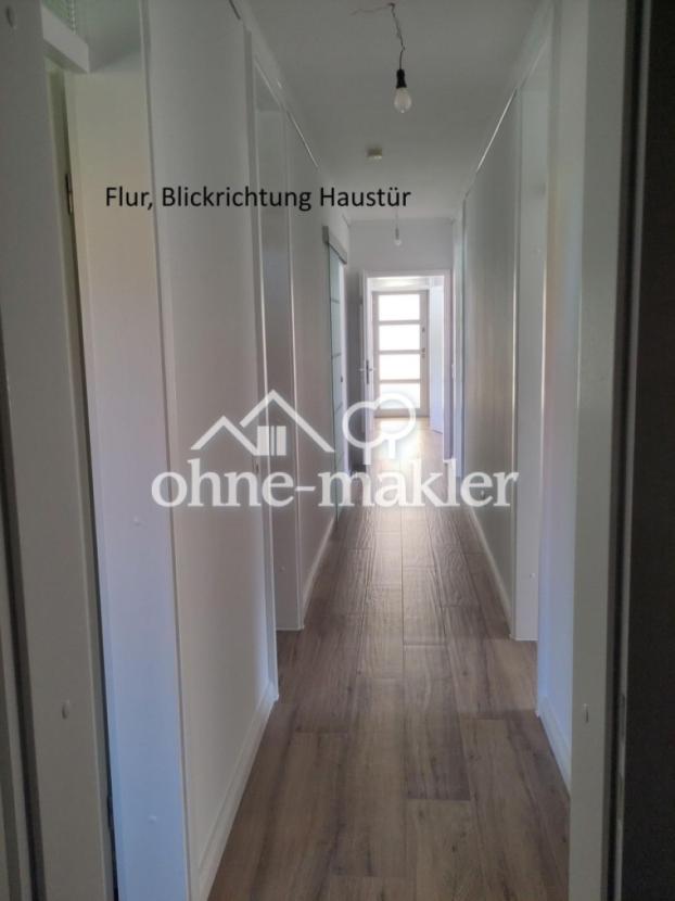 Flur mit Blickrichtung Eingang