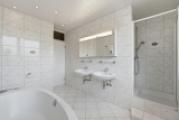 Bad-Dusche