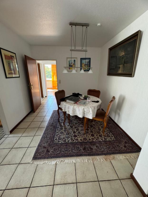 Wohnzimmer-Eßbereich1
