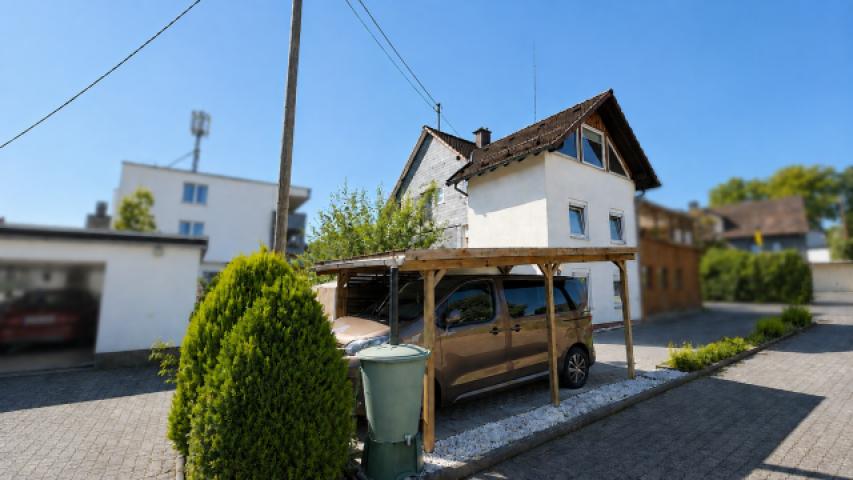 Haupteingang & Carport
