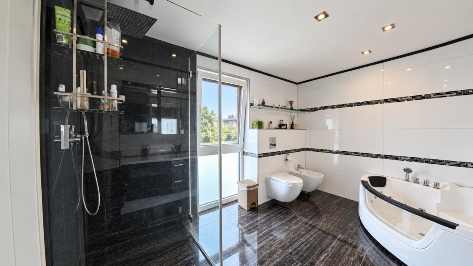 Badezimmer 2 OG