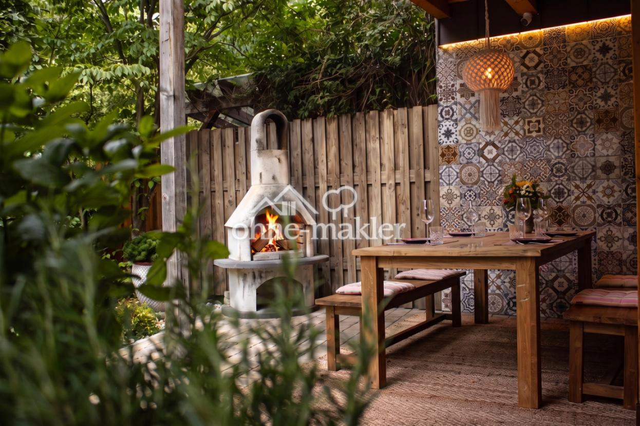 Terrasse mit Kaminofen