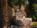 Loungeecke unter Palmen