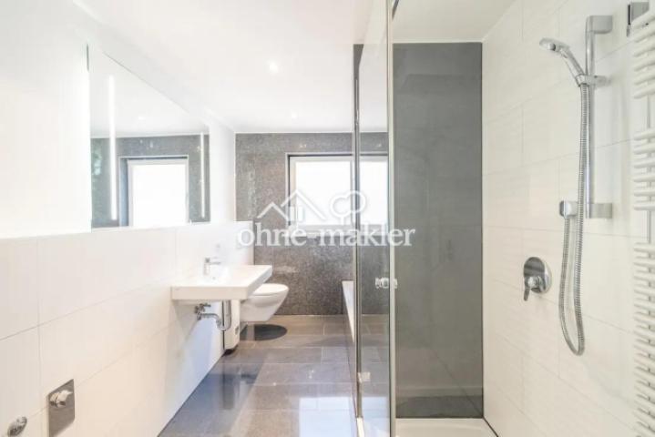 2. OG – Bad mit Wanne