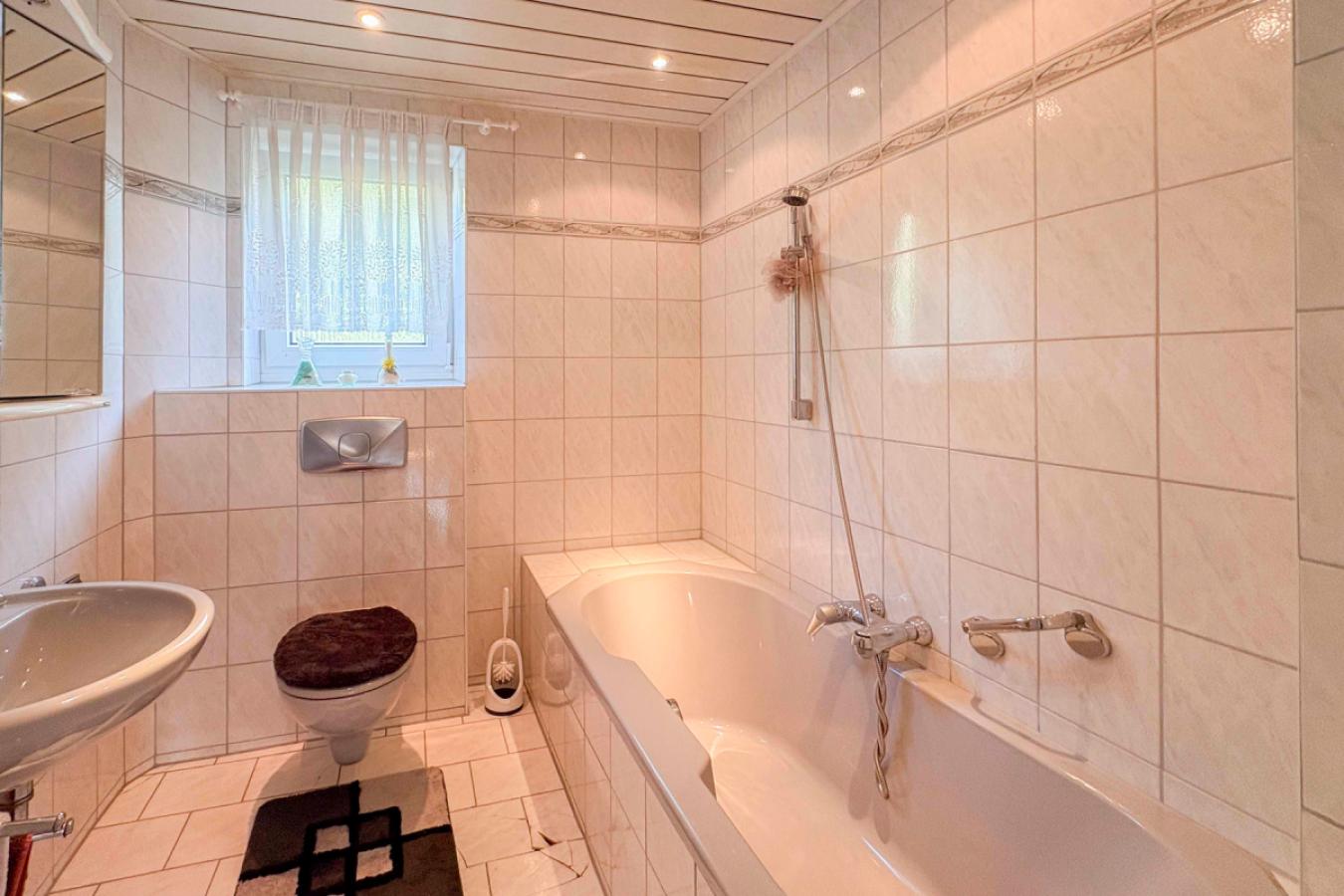 Badezimmer EG