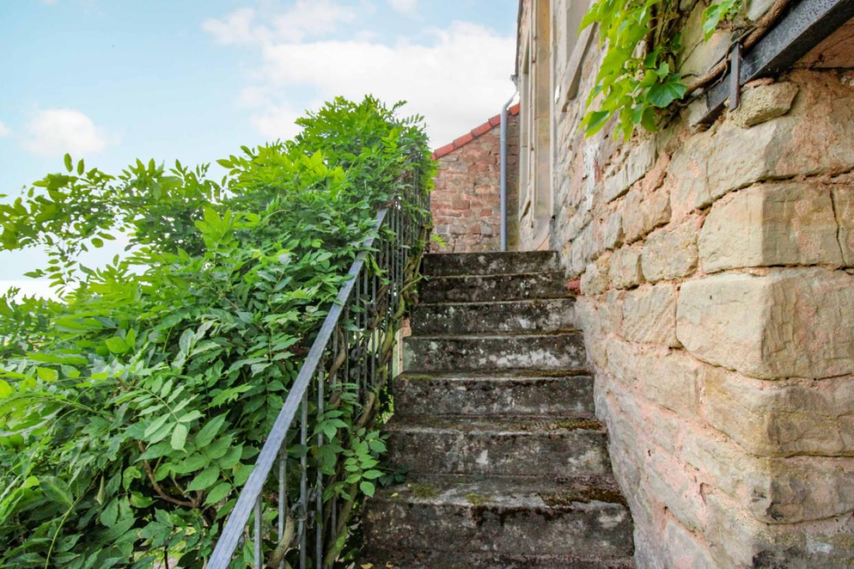 Außenaufgang Balkon