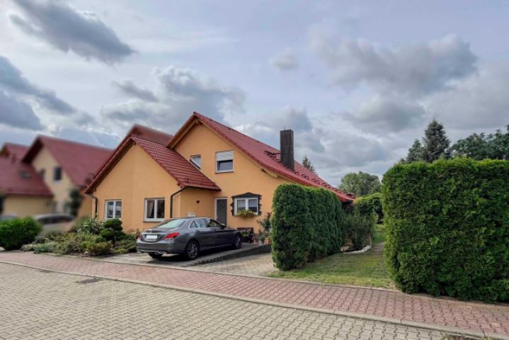 Hausansicht straßenseitig