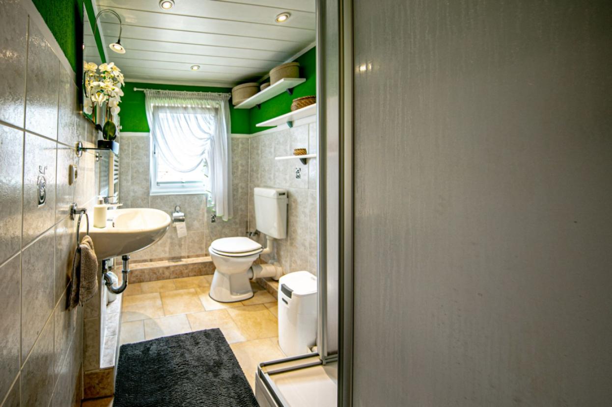 Badezimmer 2
