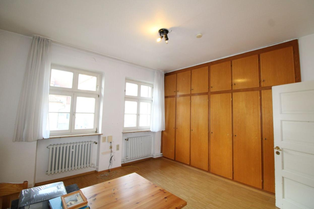 Büro EG