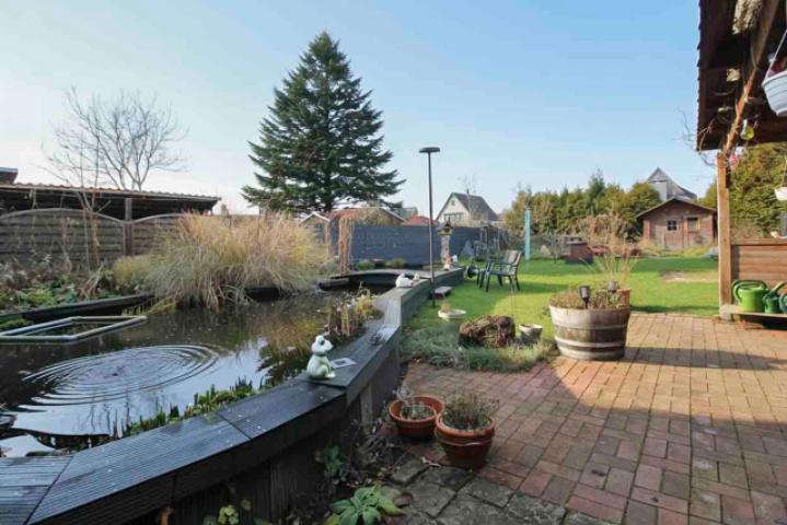 Garten mit Teich